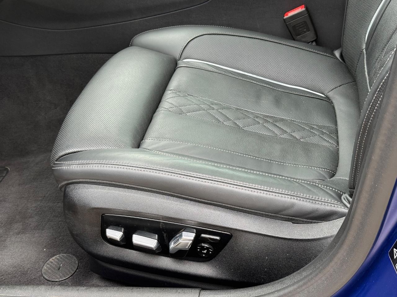 BMW 5 Series Vehicle Image 27
