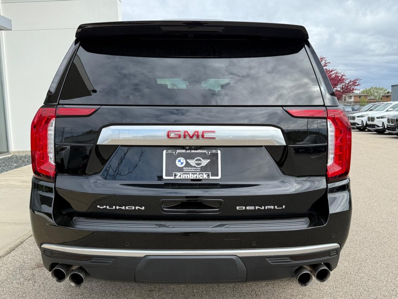 GMC Yukon Vehicle Image 04