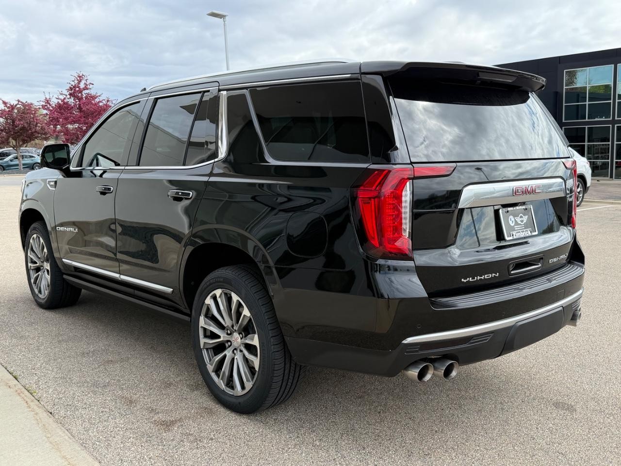 GMC Yukon Vehicle Image 06