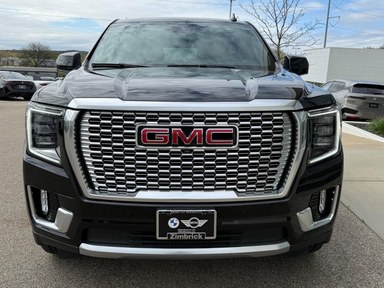 GMC Yukon Vehicle Image 09
