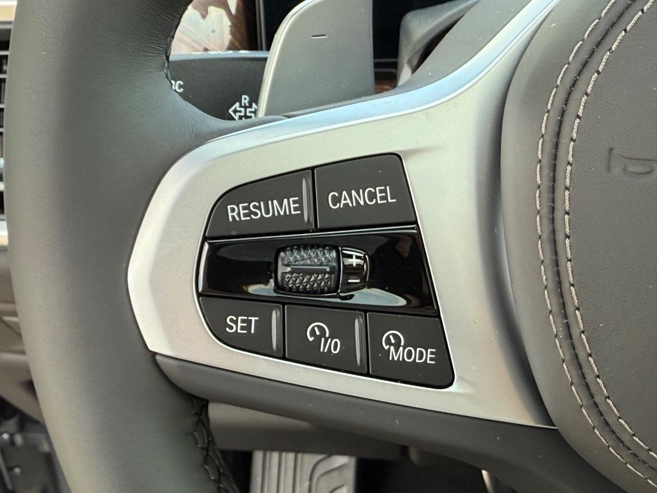 BMW X5 Vehicle Image 12