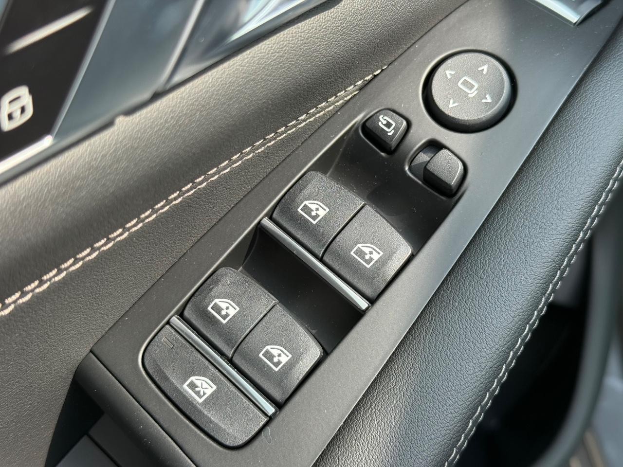 BMW X5 Vehicle Image 17