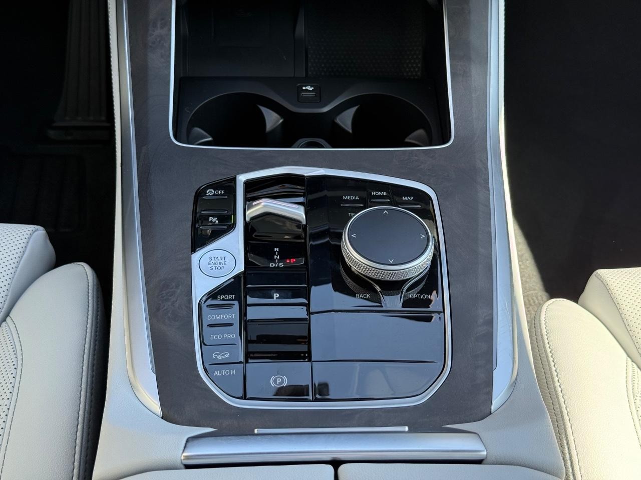 BMW X5 Vehicle Image 08