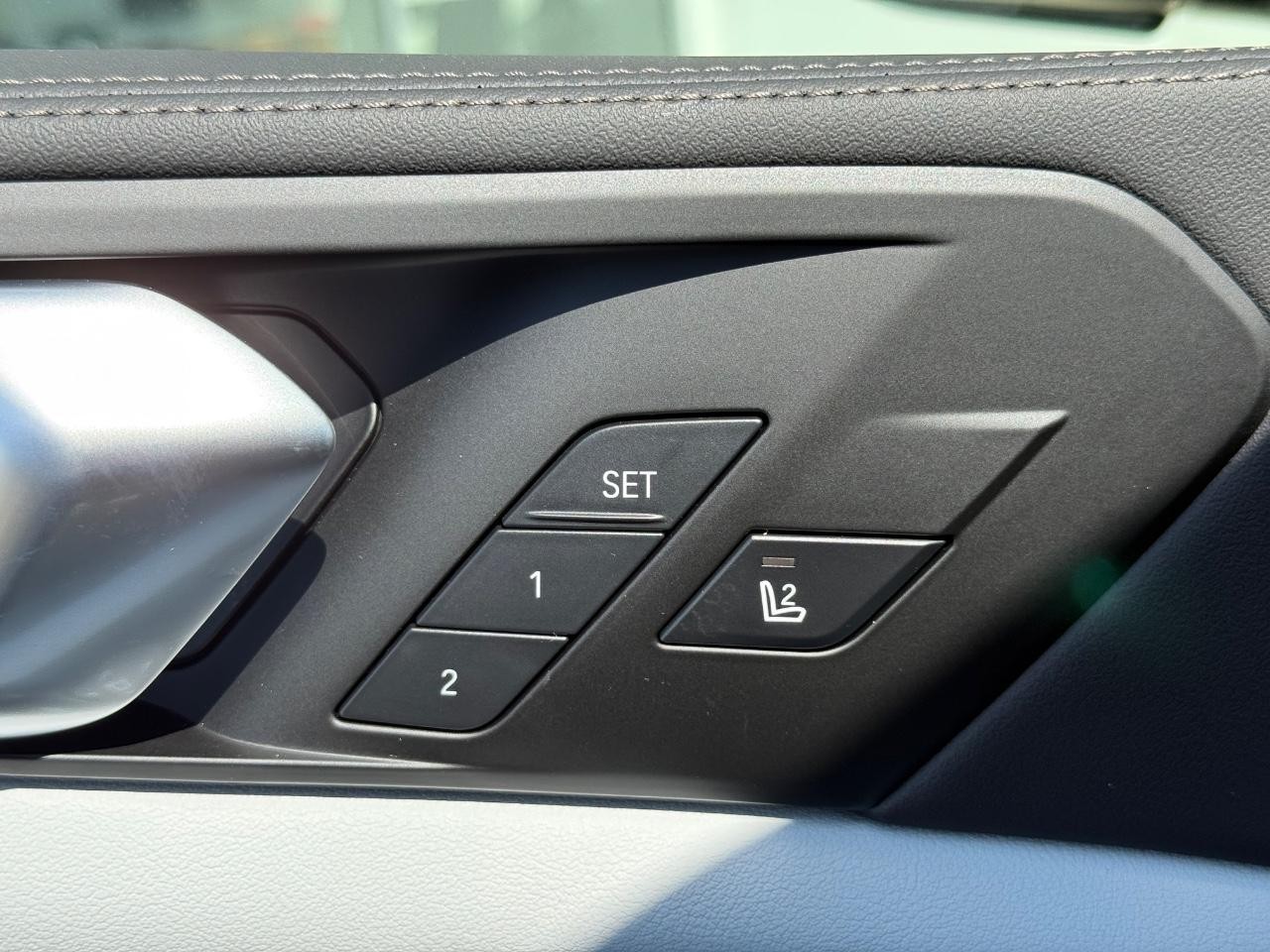 BMW X5 Vehicle Image 11