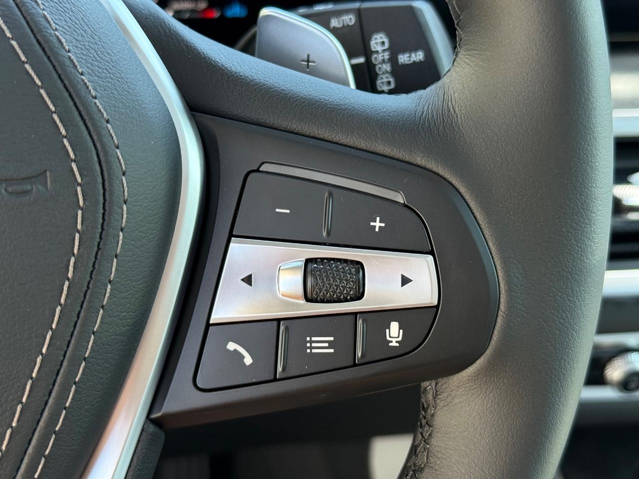 BMW X5 Vehicle Image 13