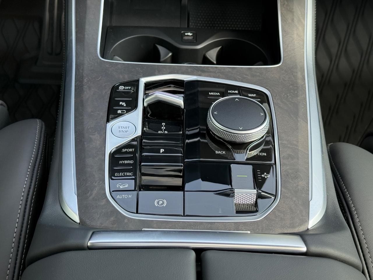 BMW X5 Vehicle Image 09