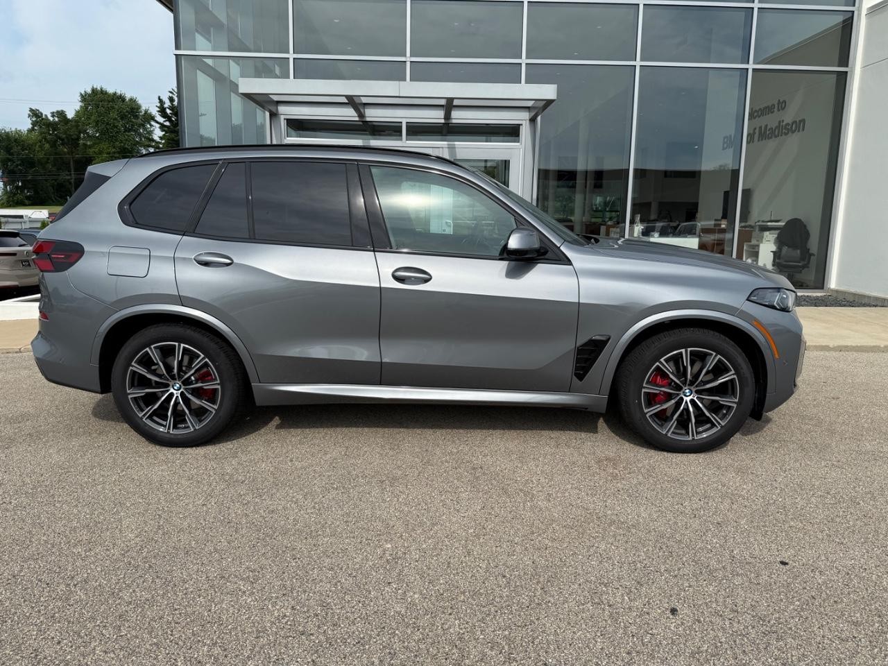 BMW X5 Vehicle Image 02
