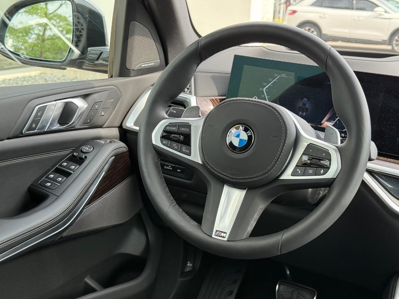 BMW X5 Vehicle Image 09