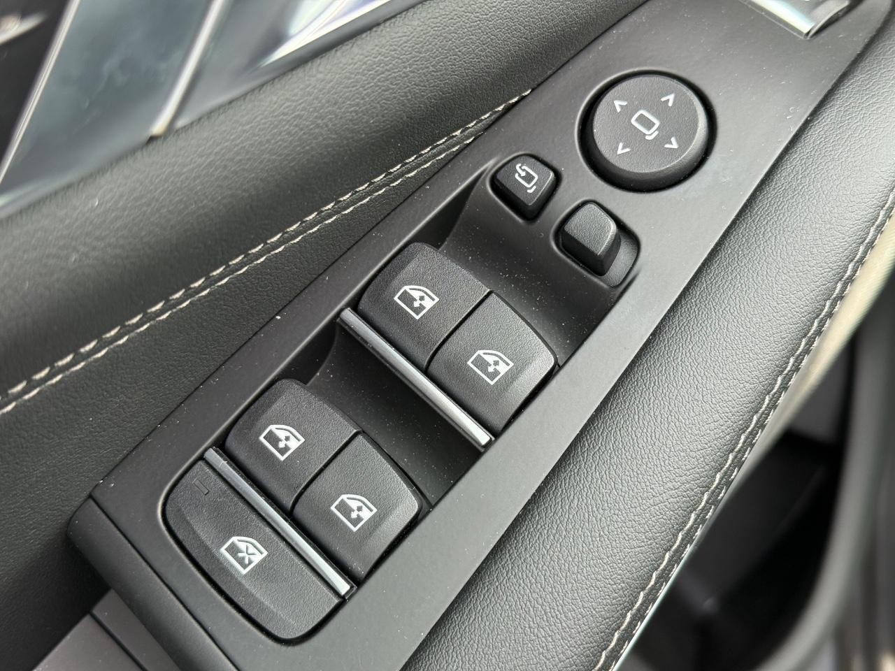 BMW X5 Vehicle Image 16