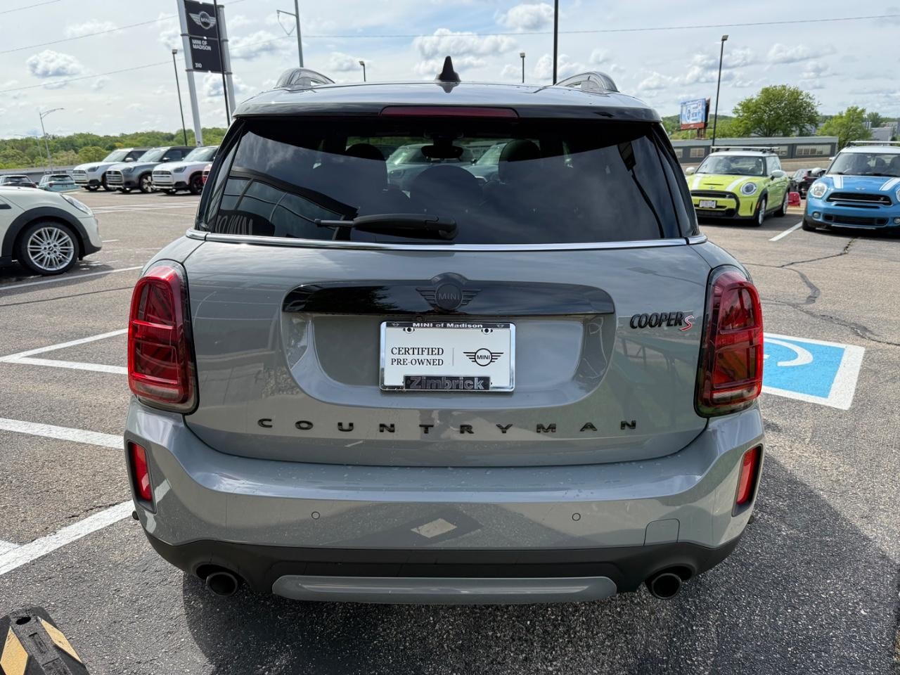 MINI Countryman Vehicle Image 04