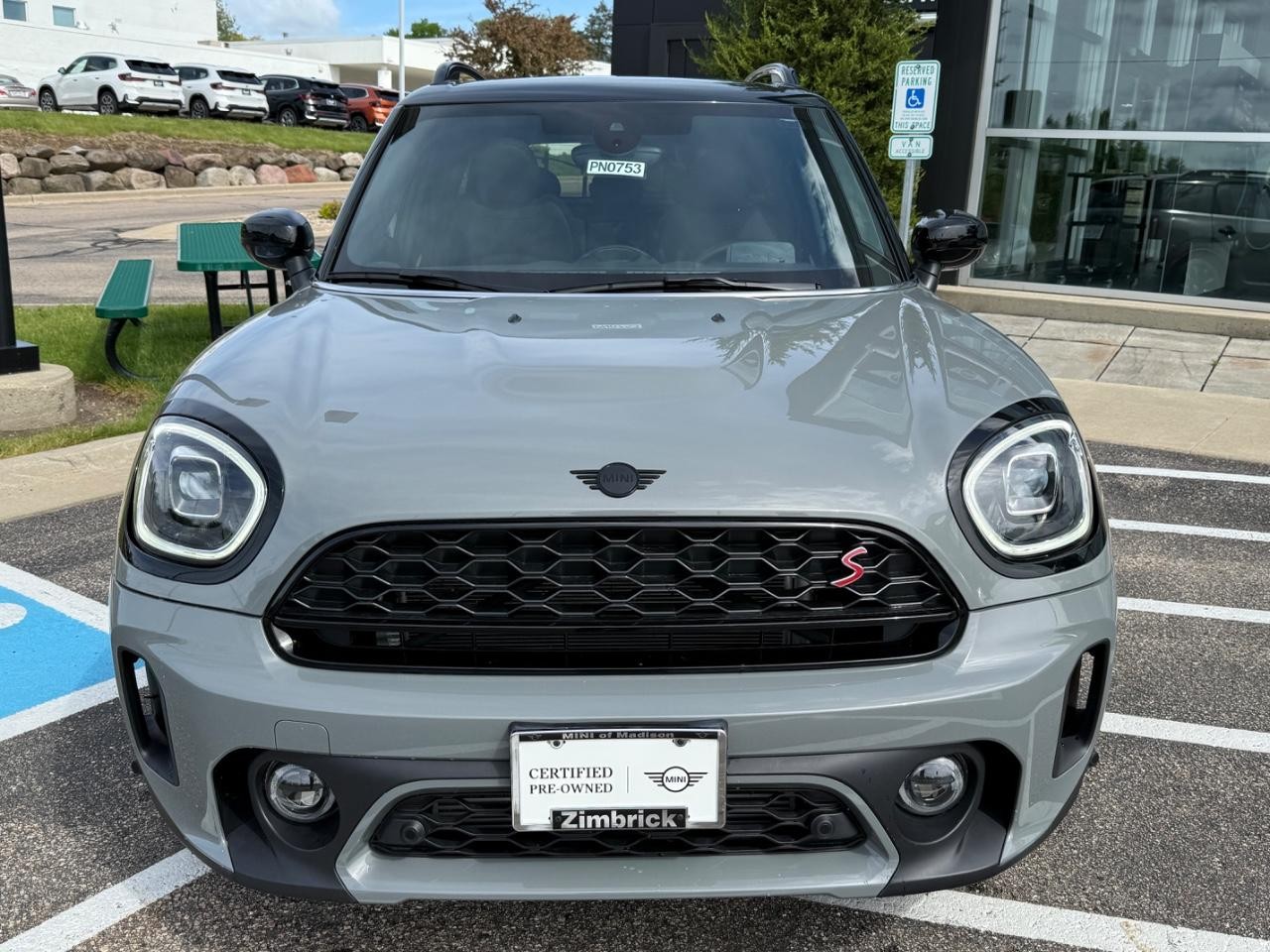 MINI Countryman Vehicle Image 09