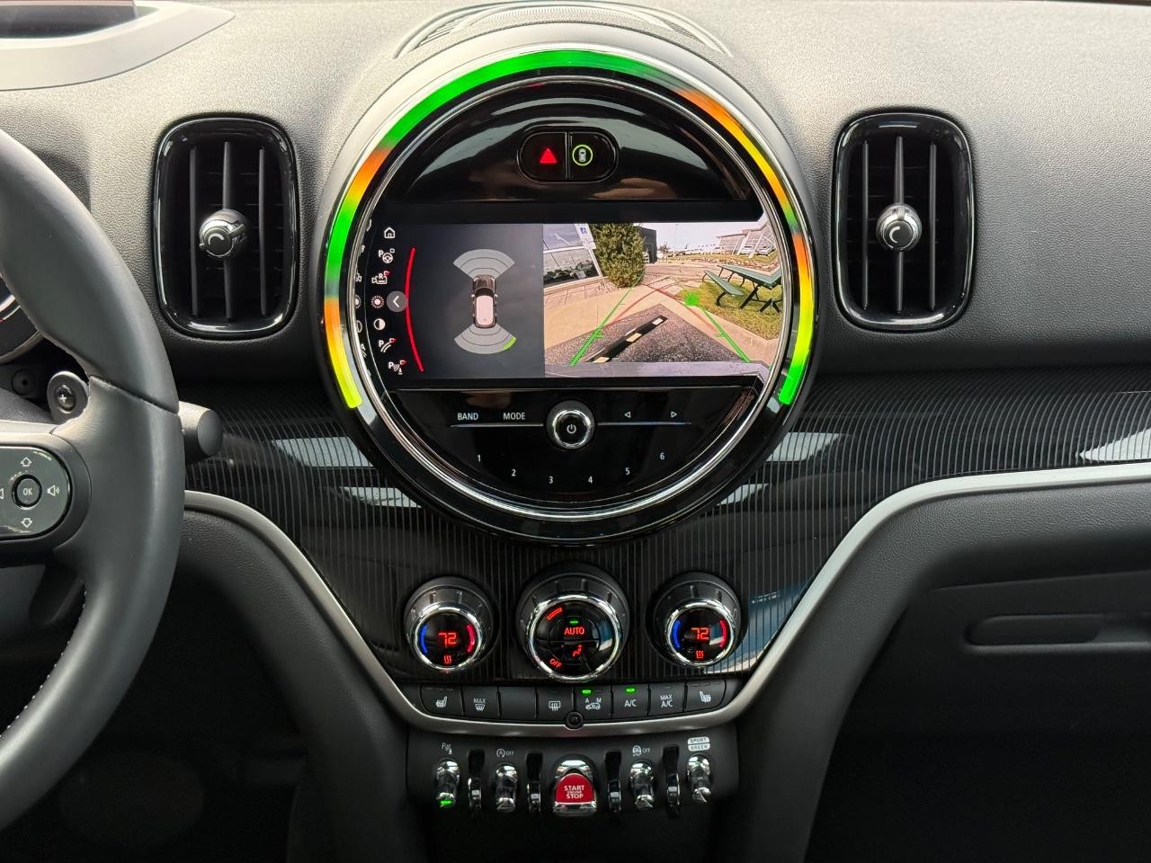 MINI Countryman Vehicle Image 12