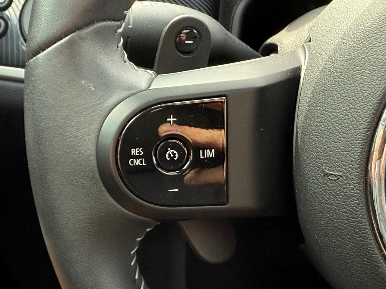 MINI Countryman Vehicle Image 16