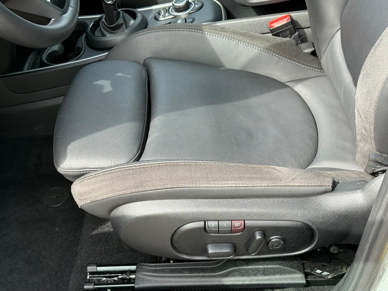 MINI Countryman Vehicle Image 23