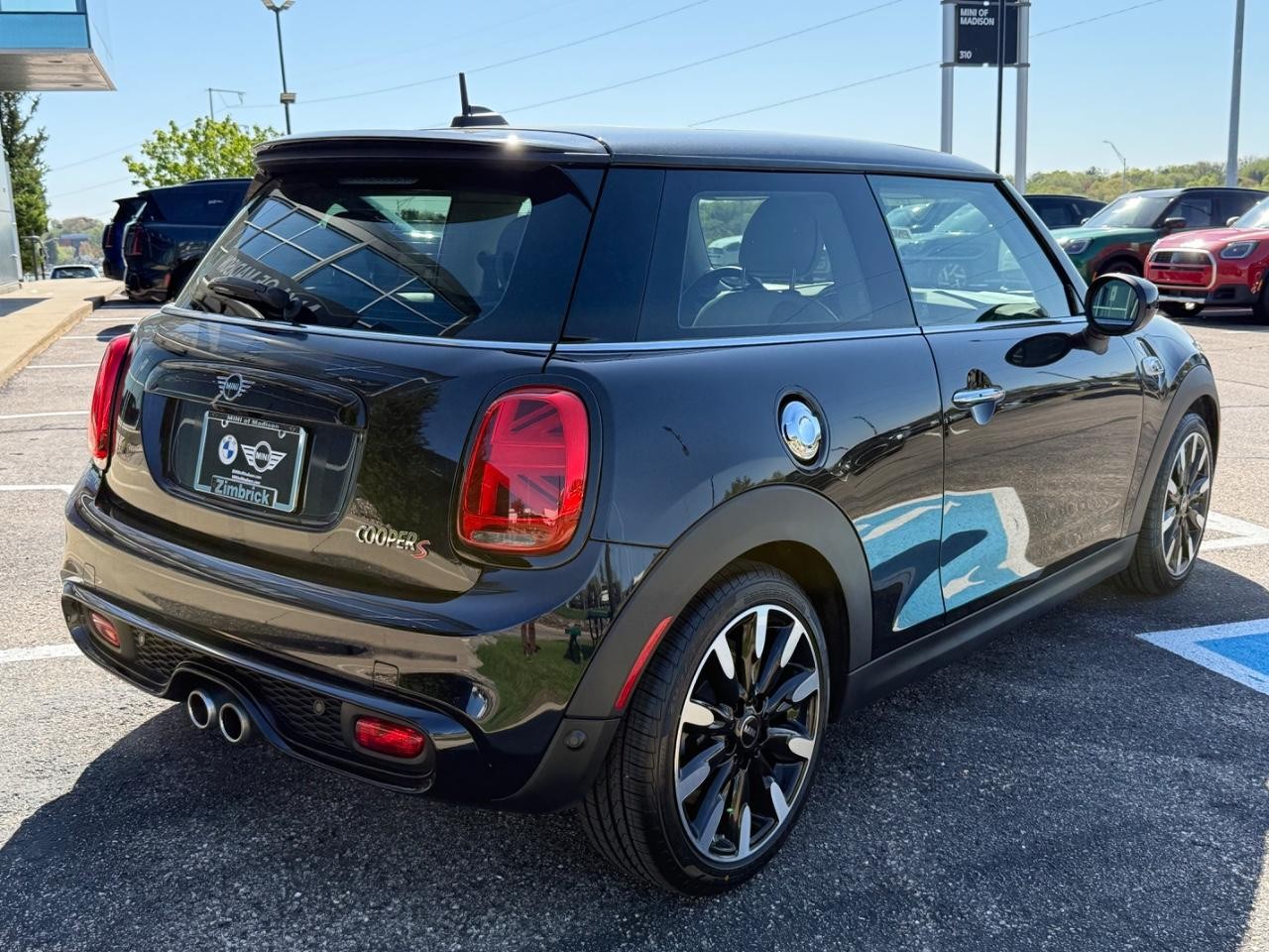 MINI Hardtop 2 Door Vehicle Image 03