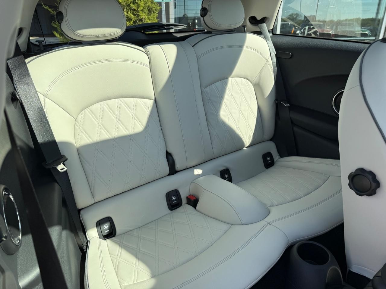 MINI Hardtop 2 Door Vehicle Image 11