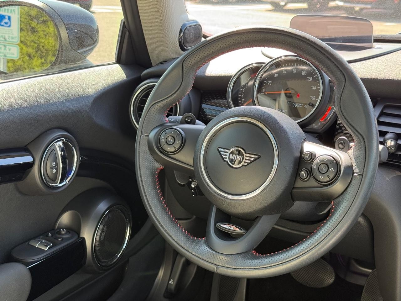 MINI Hardtop 2 Door Vehicle Image 15