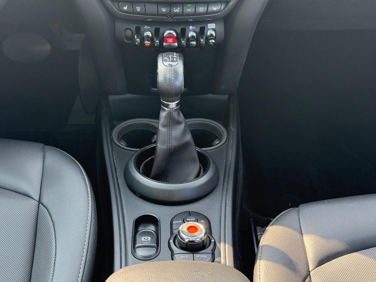 MINI Countryman Vehicle Image 13