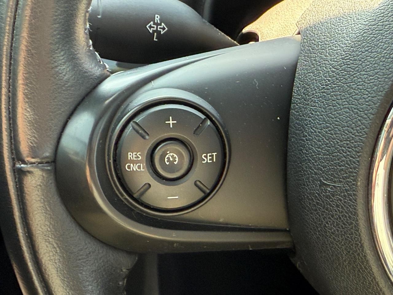 MINI Countryman Vehicle Image 16