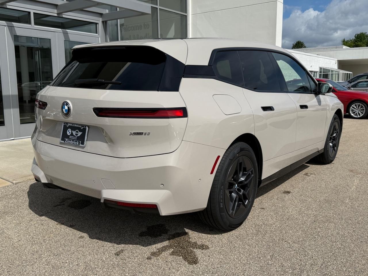 BMW iX Vehicle Image 03