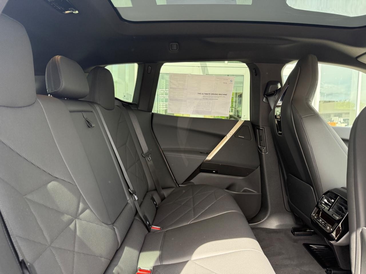 BMW iX Vehicle Image 05