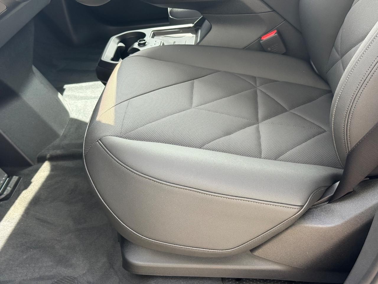 BMW iX Vehicle Image 16