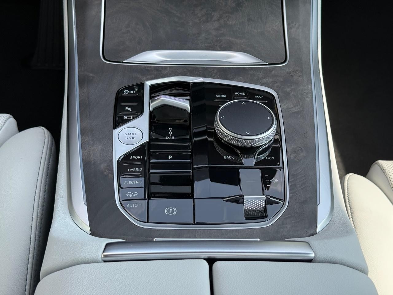 BMW X5 Vehicle Image 08