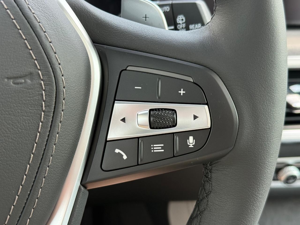 BMW X5 Vehicle Image 13