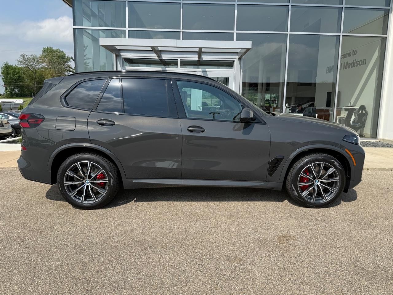 BMW X5 Vehicle Image 02
