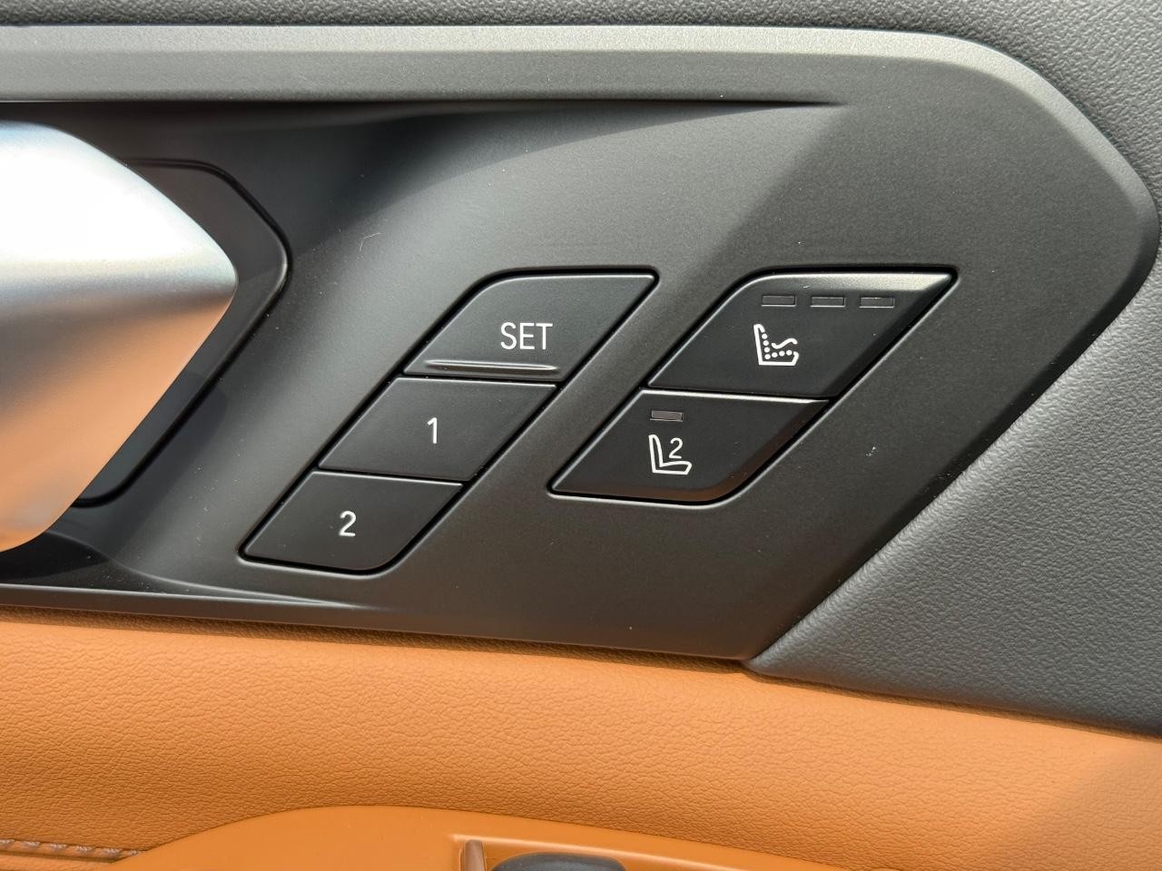 BMW X5 Vehicle Image 11