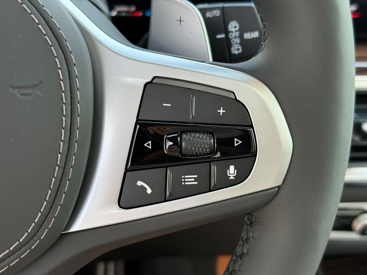 BMW X5 Vehicle Image 13