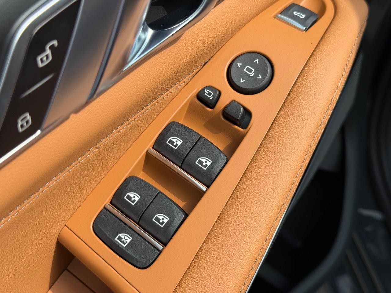 BMW X5 Vehicle Image 17