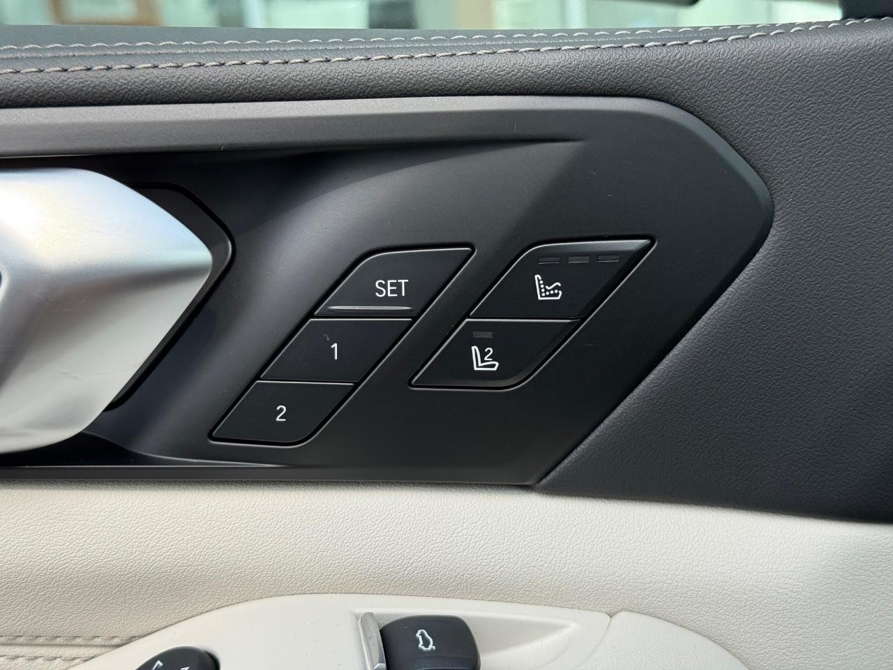 BMW X5 Vehicle Image 11