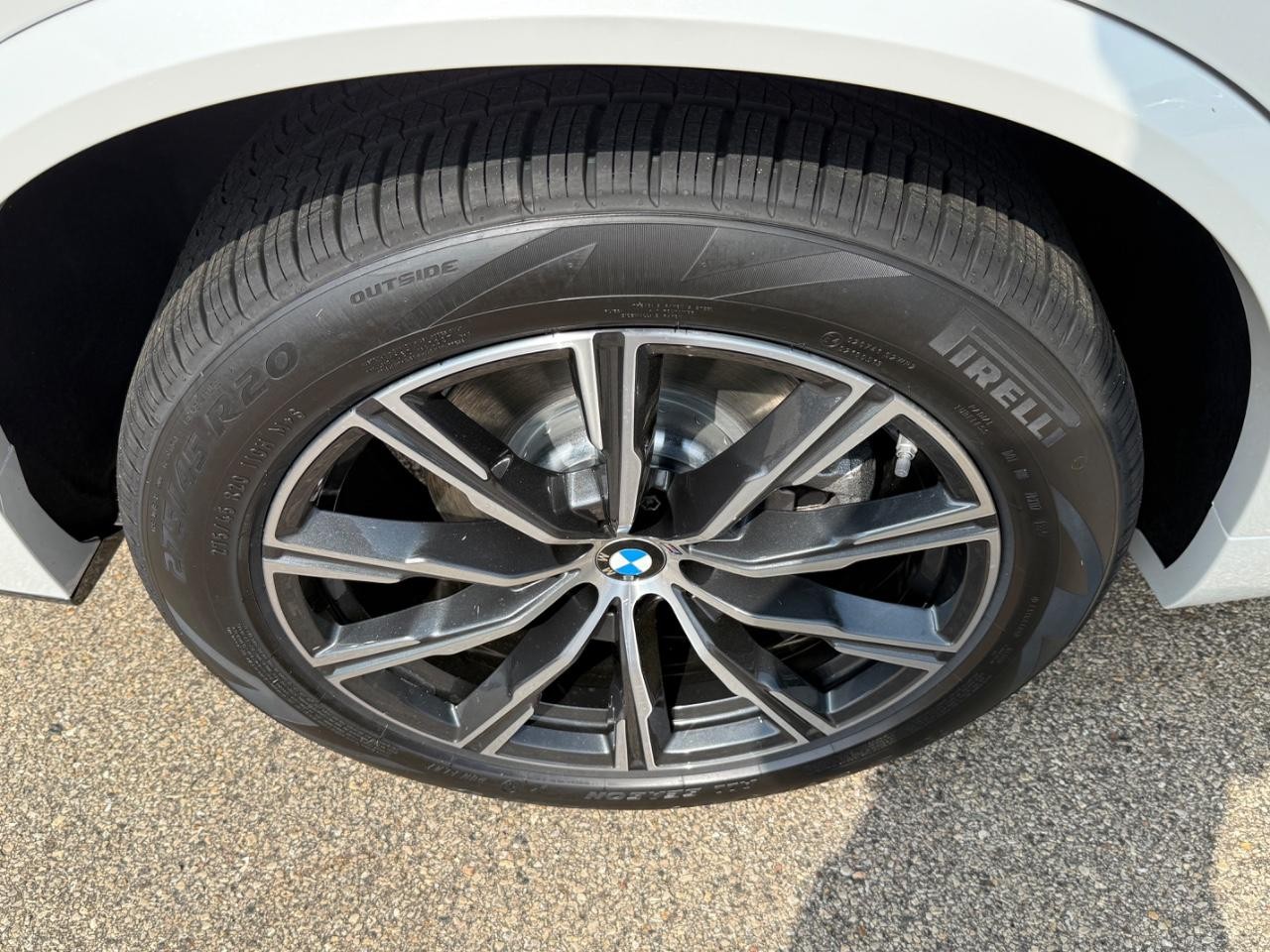 BMW X5 Vehicle Image 04