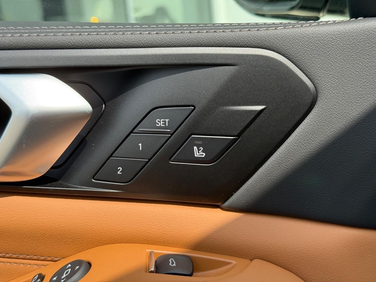BMW X5 Vehicle Image 11