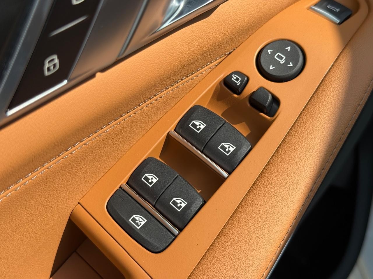 BMW X5 Vehicle Image 17