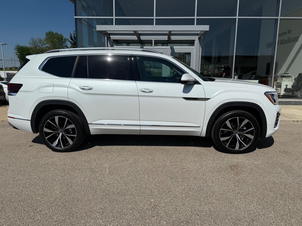 Volkswagen Atlas Vehicle Image 02