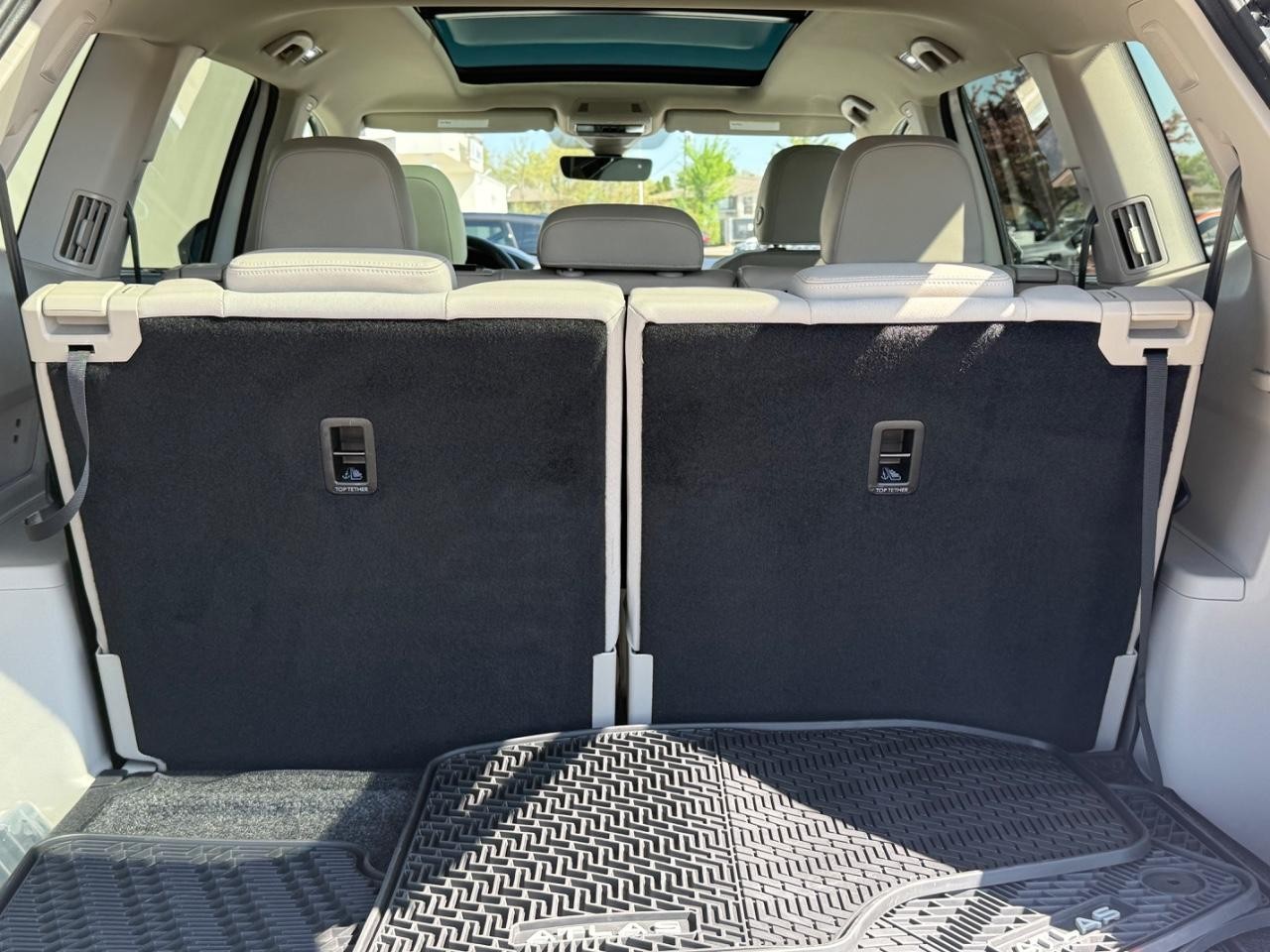 Volkswagen Atlas Vehicle Image 05