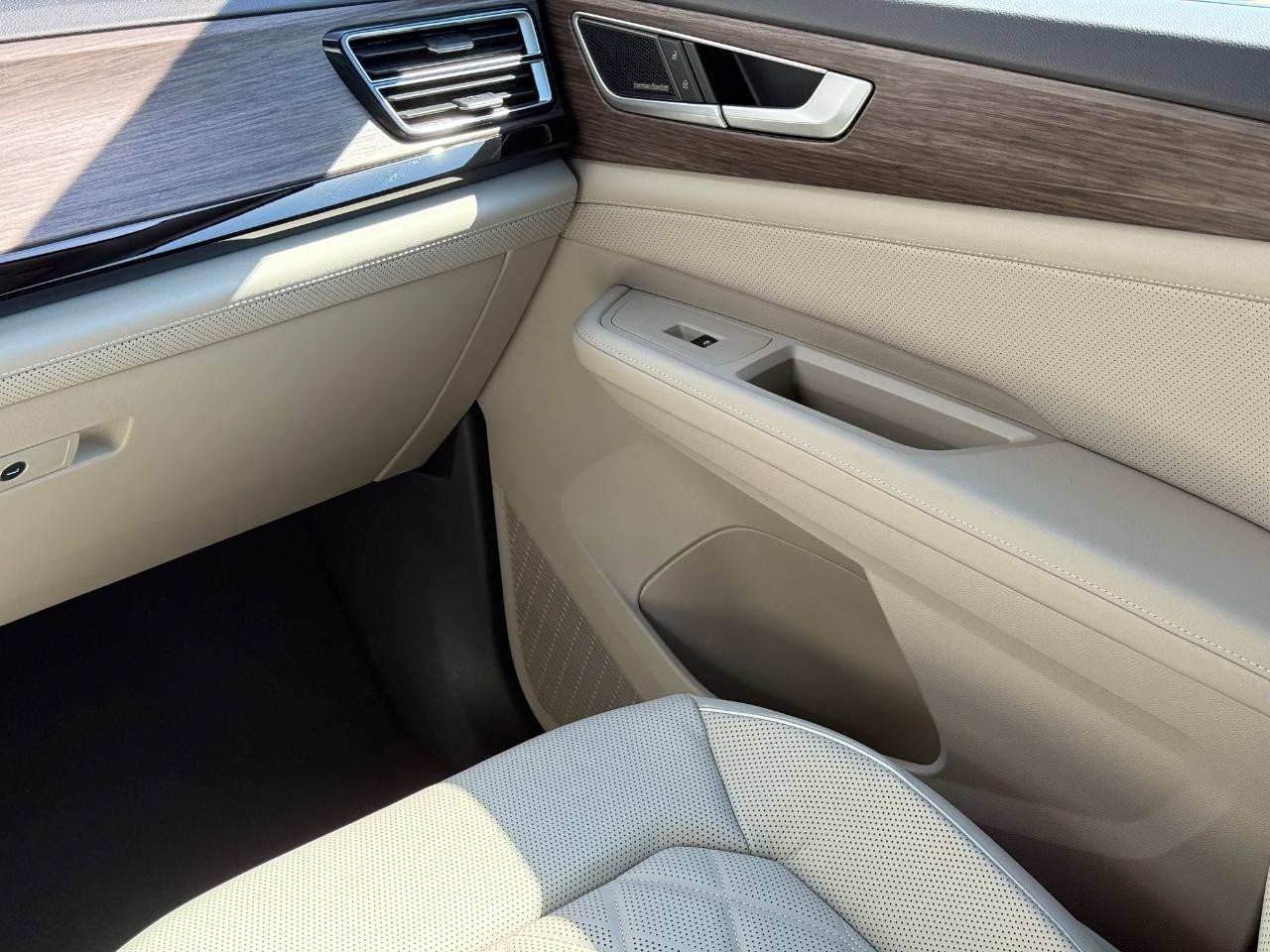 Volkswagen Atlas Vehicle Image 16