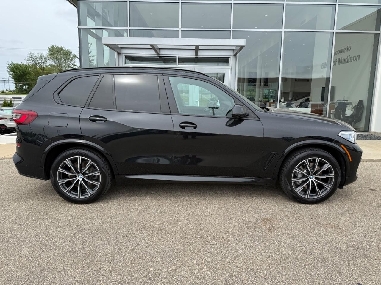BMW X5 Vehicle Image 02