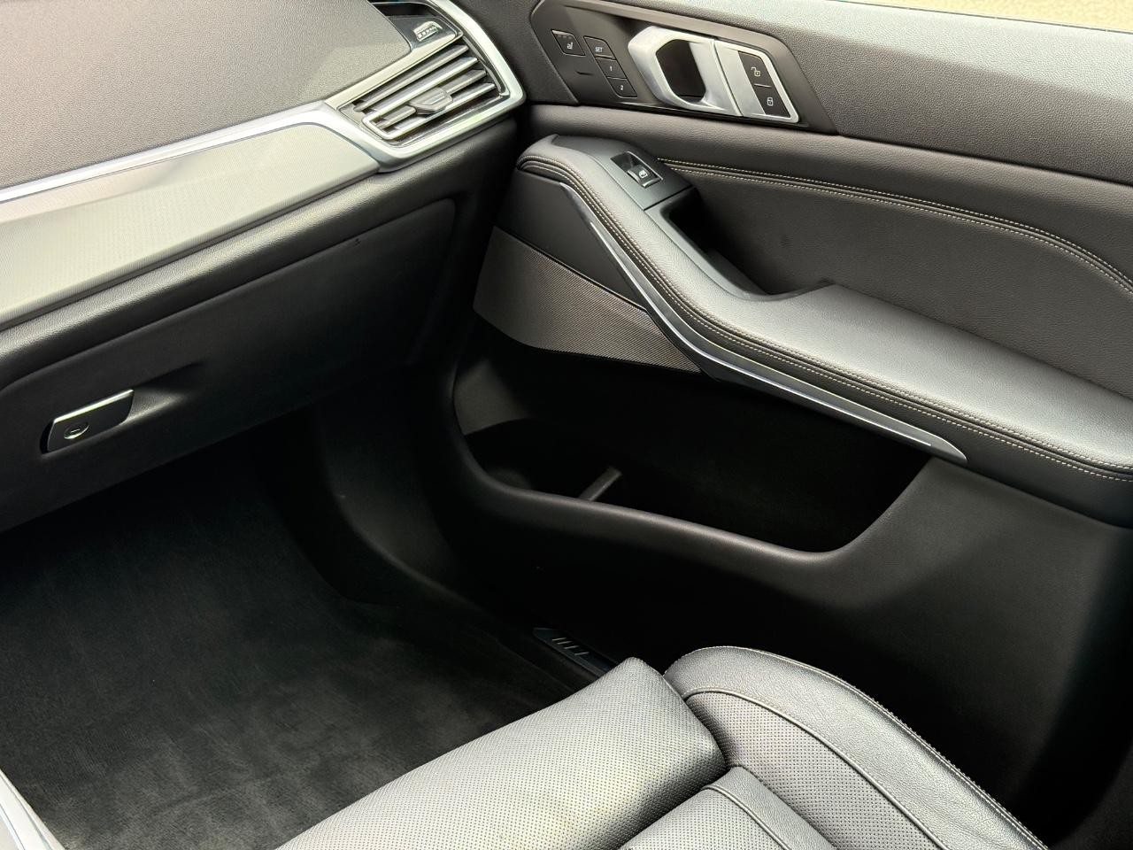 BMW X5 Vehicle Image 15