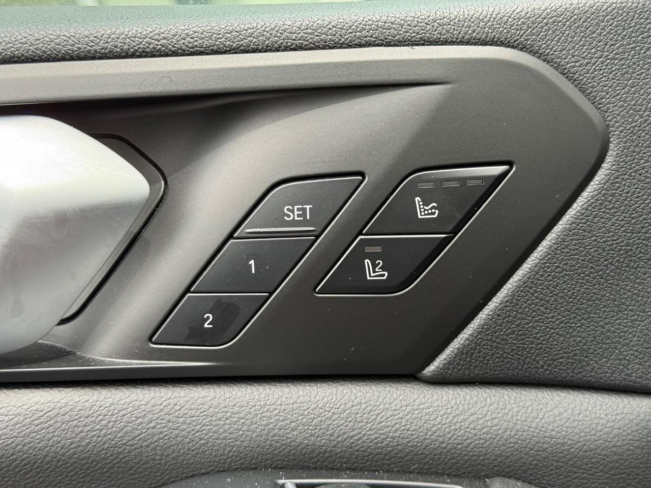 BMW X5 Vehicle Image 16