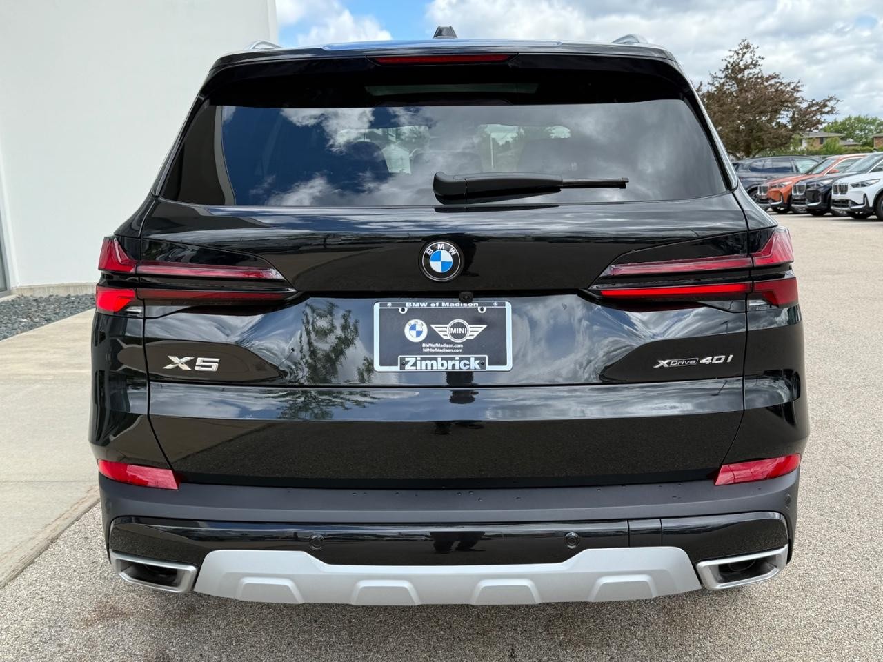 BMW X5 Vehicle Image 04