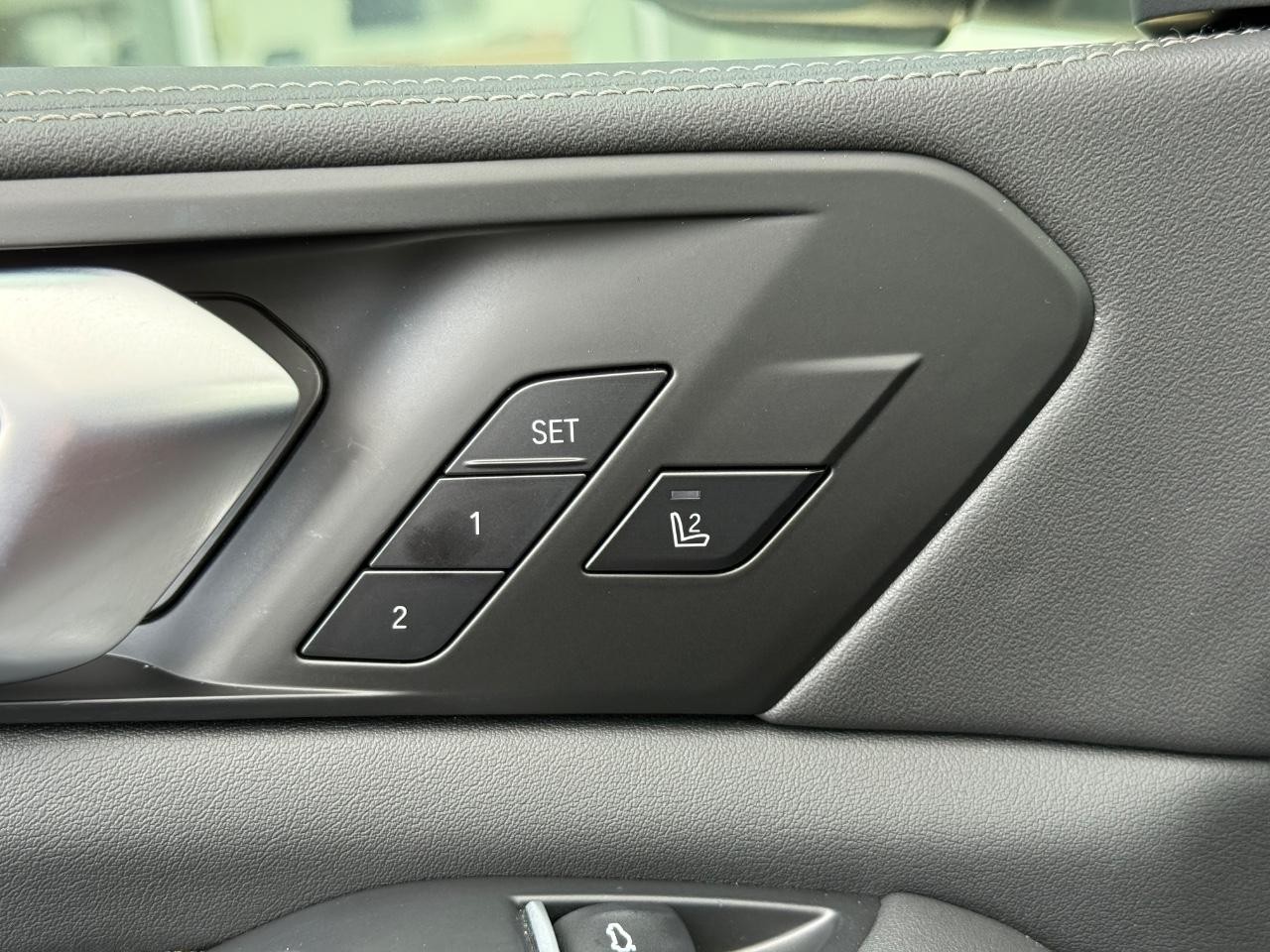BMW X5 Vehicle Image 15