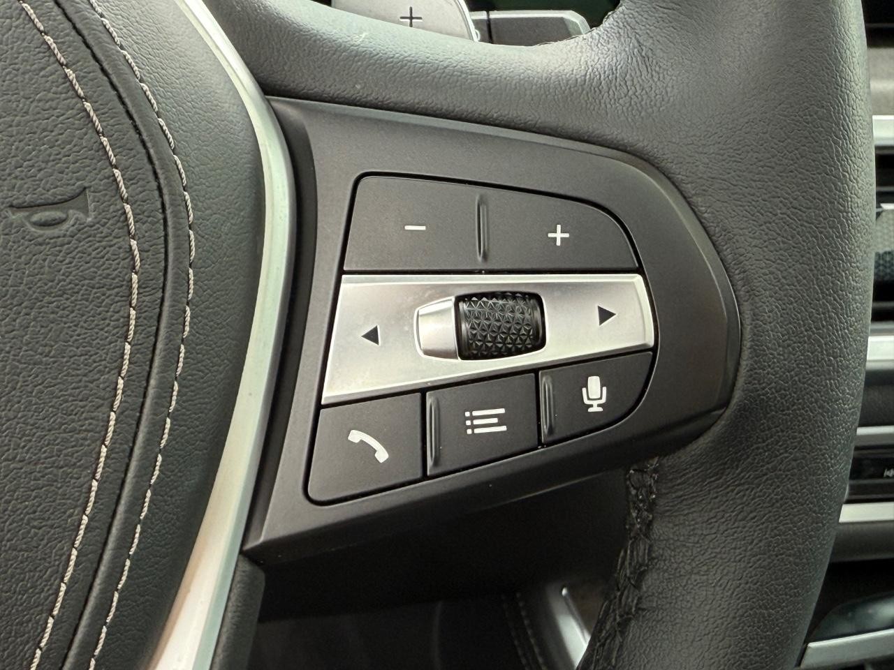 BMW X5 Vehicle Image 17