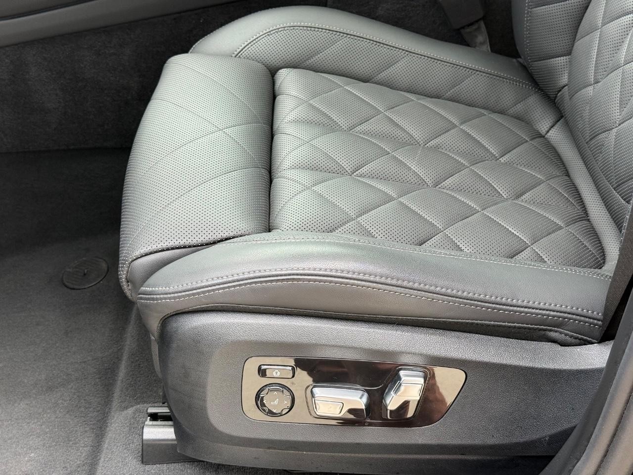 BMW X5 Vehicle Image 22