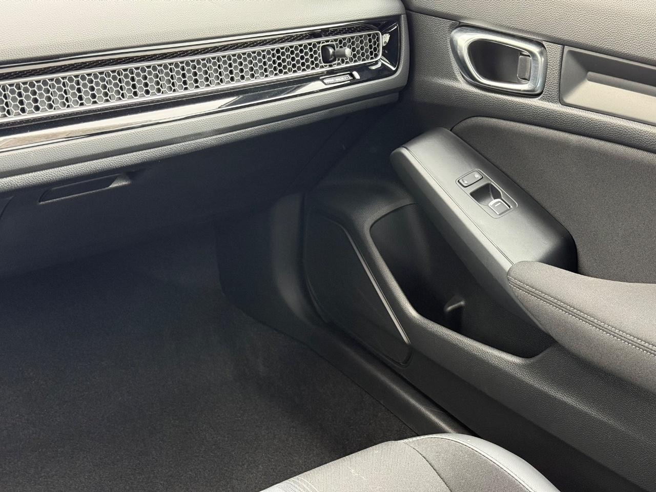 Honda Civic Sedan Vehicle Image 14