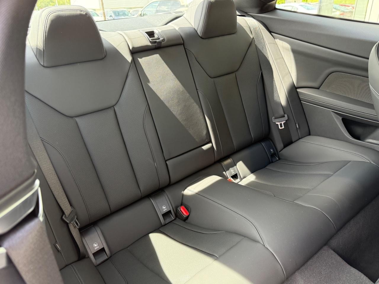 BMW 4 Series Vehicle Image 05