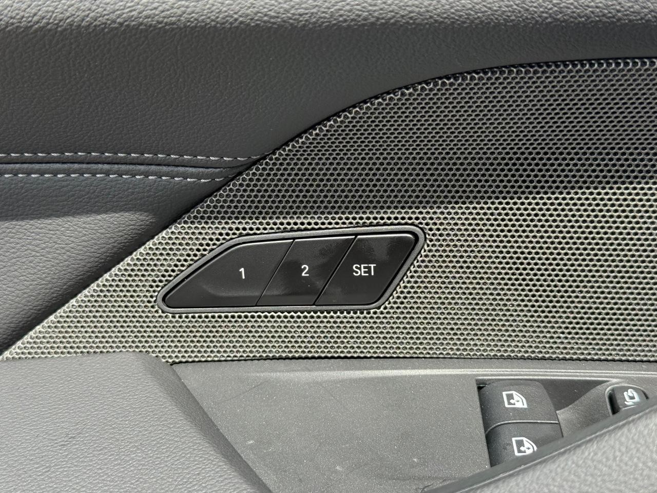 BMW 4 Series Vehicle Image 11