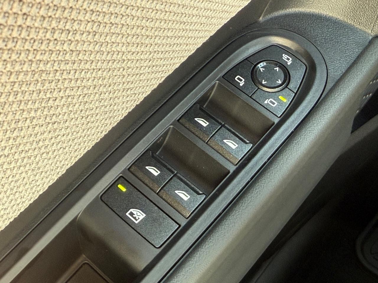 MINI Hardtop 4 Door Vehicle Image 15